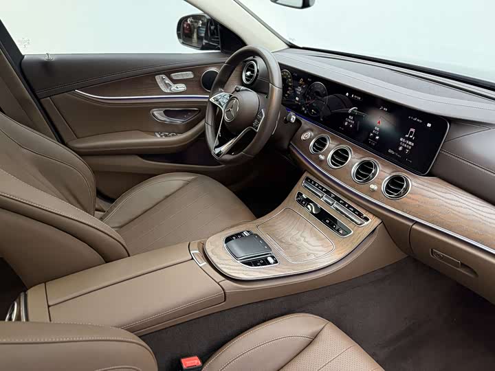 Фото 25 - Mercedes-Benz E-Class Hybrid