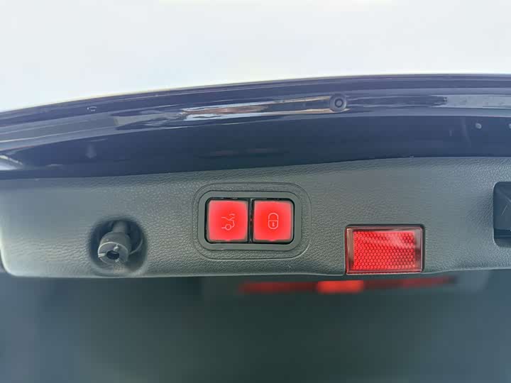 Фото 31 - Mercedes-Benz E-Class Hybrid