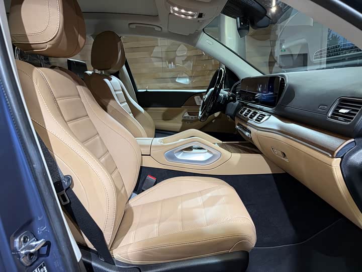 Фото 16 - Mercedes-Benz GLS-Class