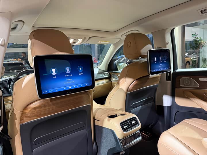 Фото 18 - Mercedes-Benz GLS-Class