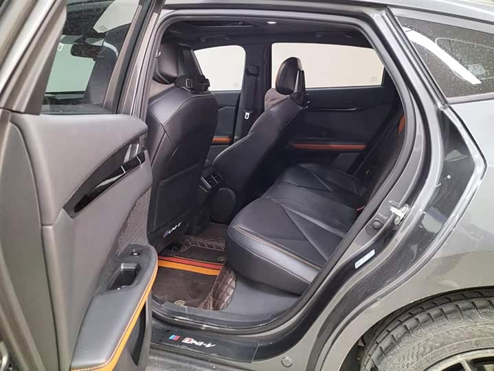 Фото 11 - Changan UNI-V Hybrid