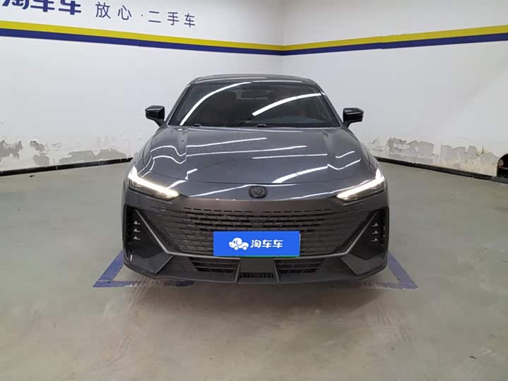 Фото 2 - Changan UNI-V Hybrid