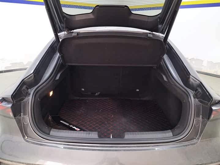 Фото 4 - Changan UNI-V Hybrid