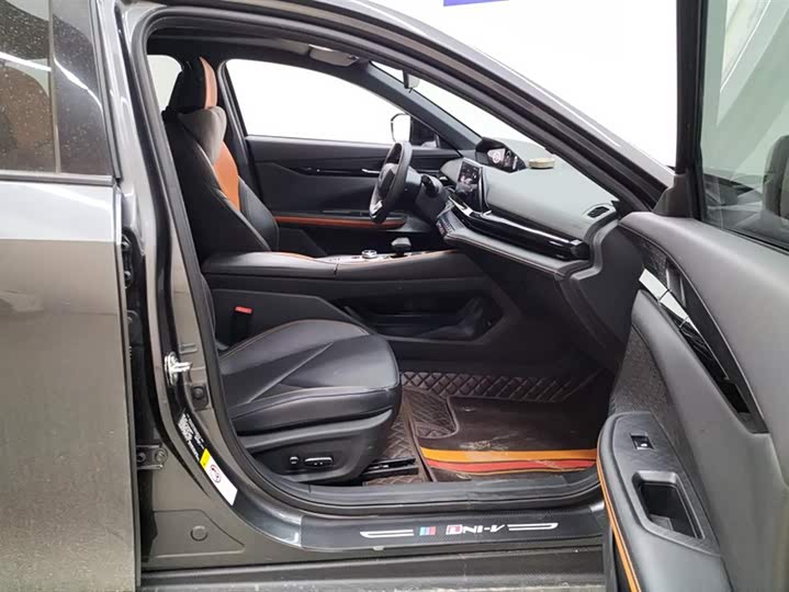 Фото 8 - Changan UNI-V Hybrid