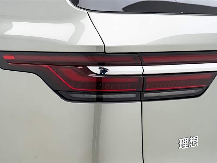 Фото 24 - LiXiang One