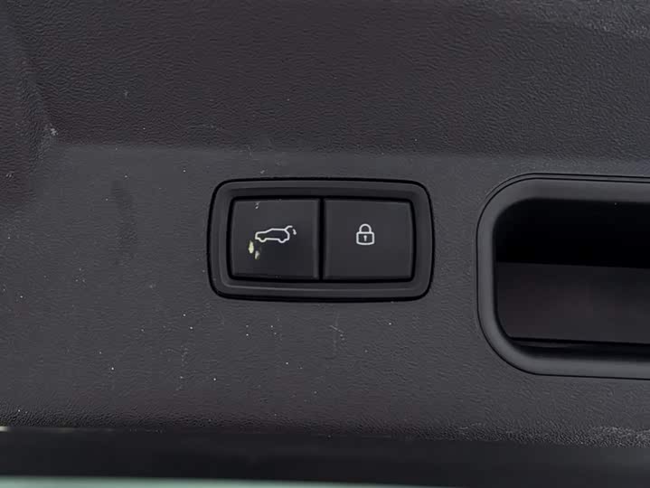 Фото 26 - LiXiang One