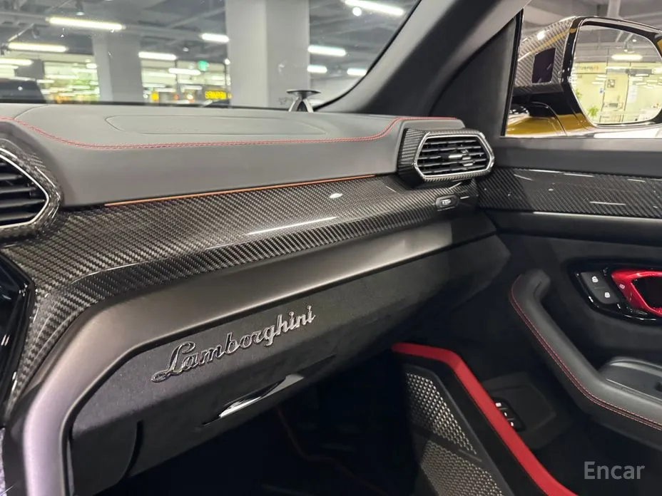 Фото 11 - Lamborghini Urus