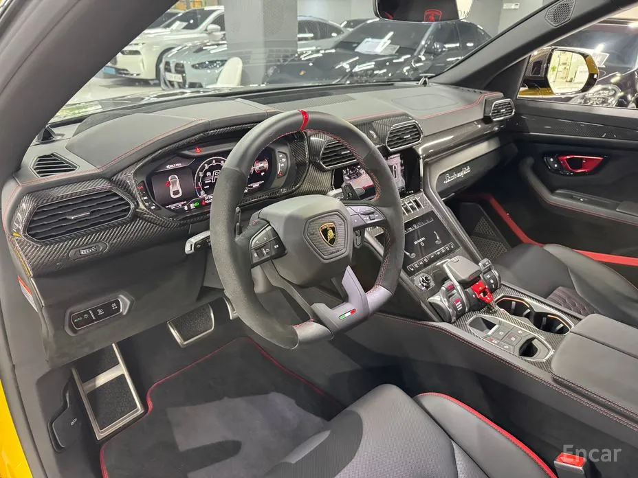 Фото 4 - Lamborghini Urus