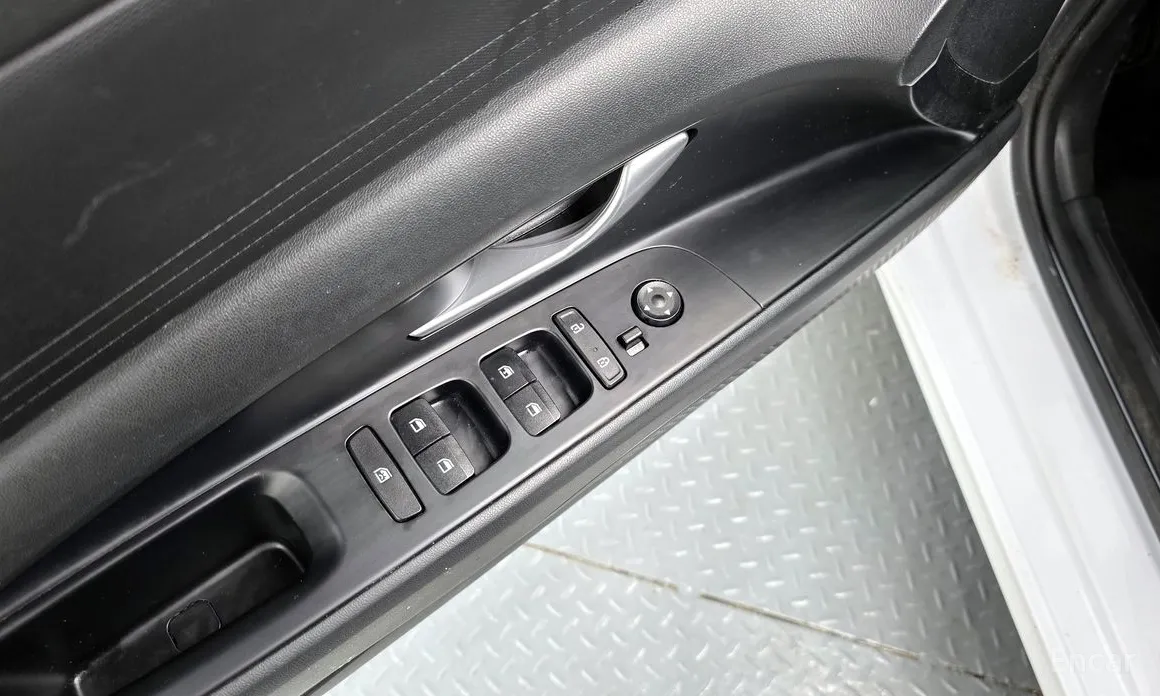 Photo 17 - Hyundai Avante