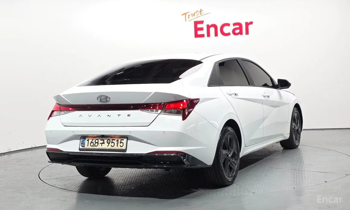 Photo 2 - Hyundai Avante