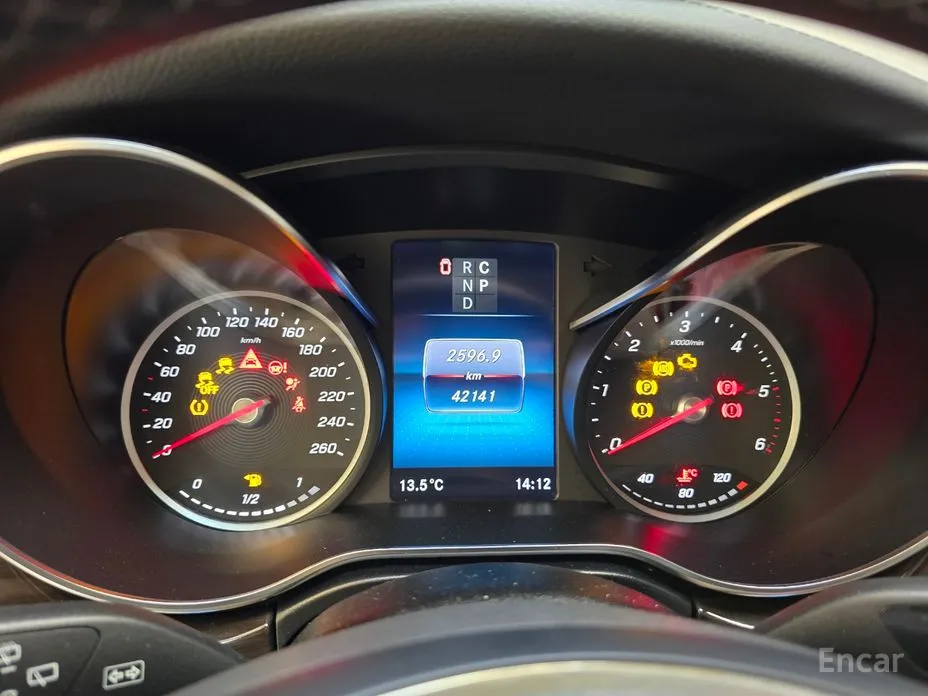 Фото 15 - Mercedes-Benz V-Class