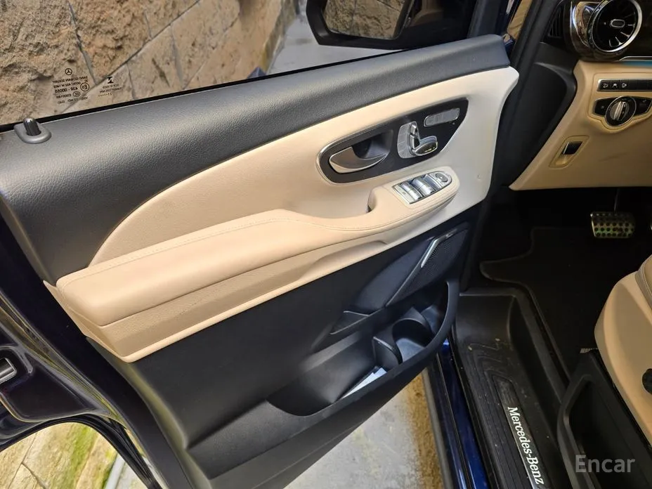 Фото 9 - Mercedes-Benz V-Class