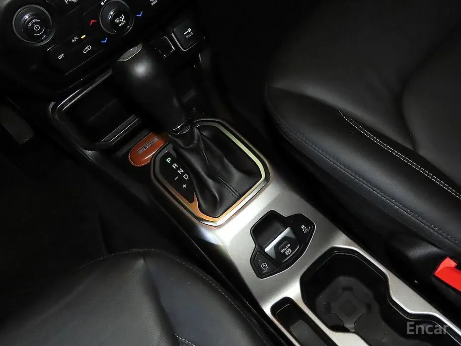 Фото 13 - Jeep Renegade