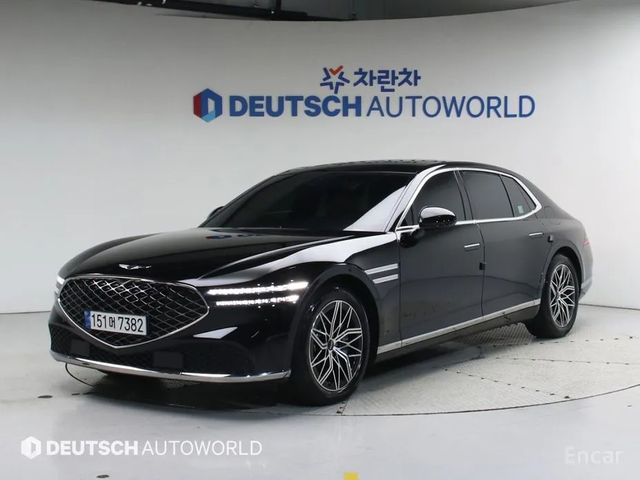 Фото 1 - Genesis G90