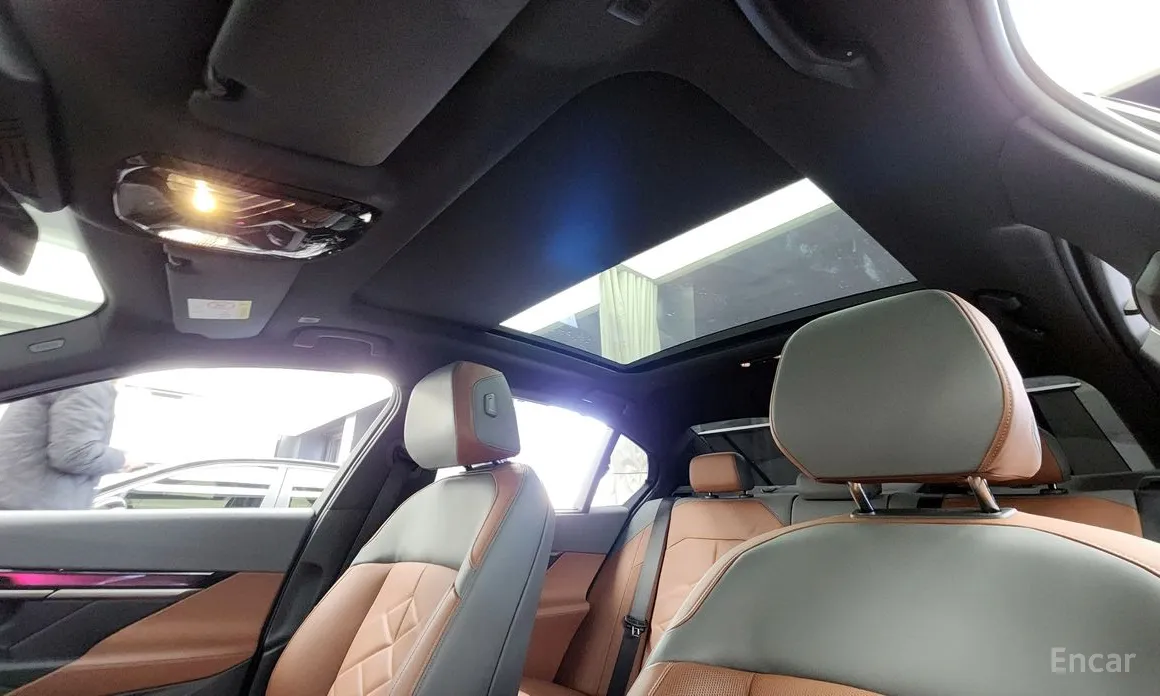 Фото 18 - BMW 5 Series