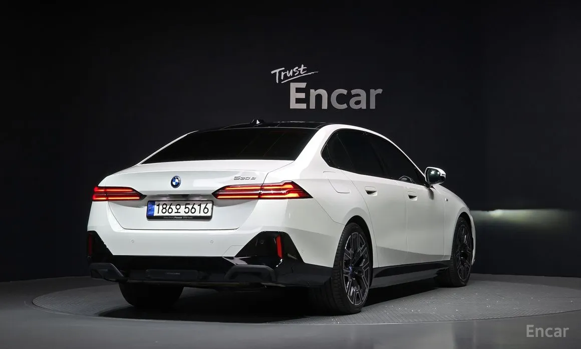 Фото 2 - BMW 5 Series