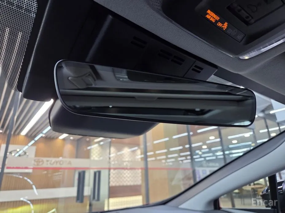 Фото 11 - Toyota Prius