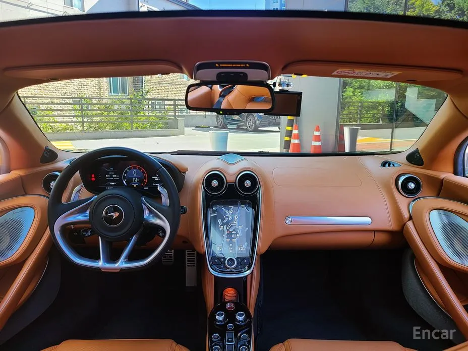 Фото 6 - McLaren GT