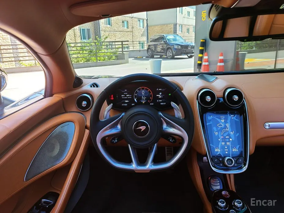 Фото 7 - McLaren GT