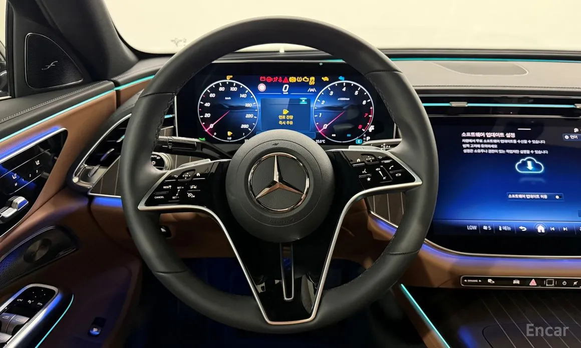 Фото 13 - Mercedes-Benz E-Class