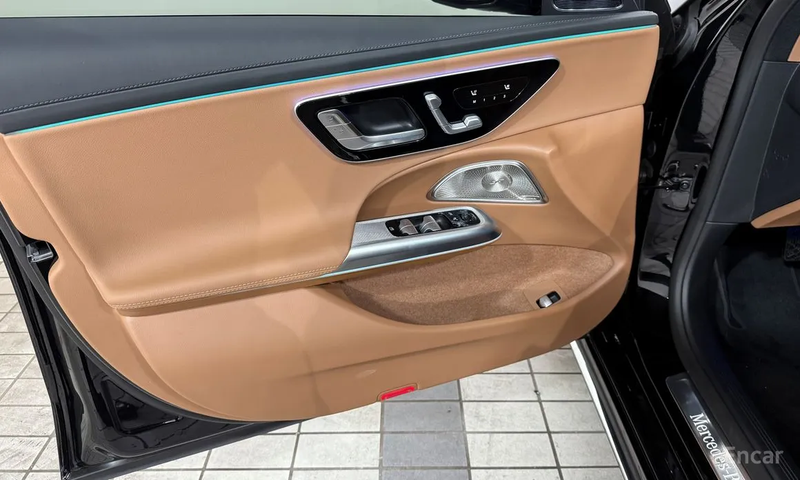 Фото 15 - Mercedes-Benz E-Class