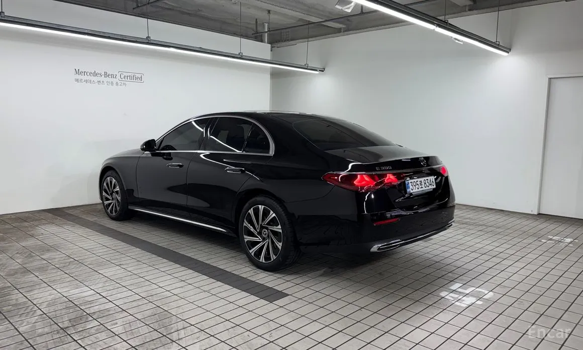 Фото 2 - Mercedes-Benz E-Class