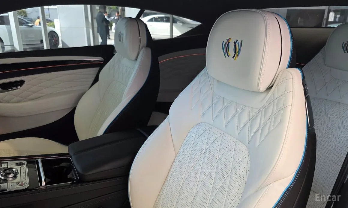 Фото 17 - Bentley Continental GT