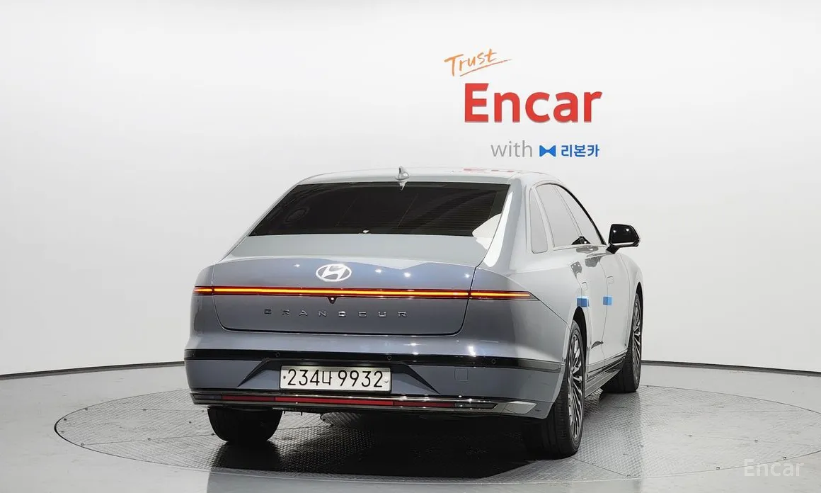 Фото 4 - Hyundai Grandeur