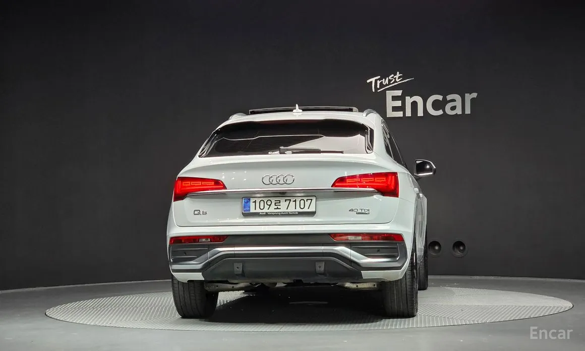 Фото 4 - Audi Q5