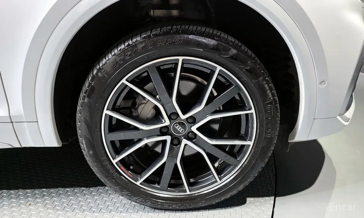 Фото 5 - Audi Q5