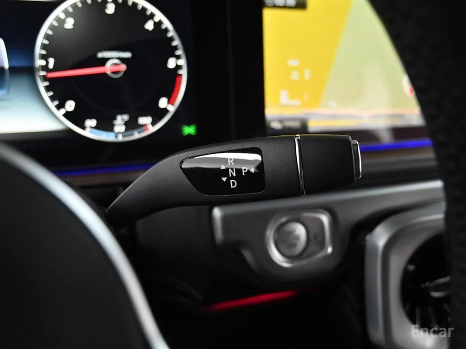 Фото 9 - Mercedes-Benz G-Class