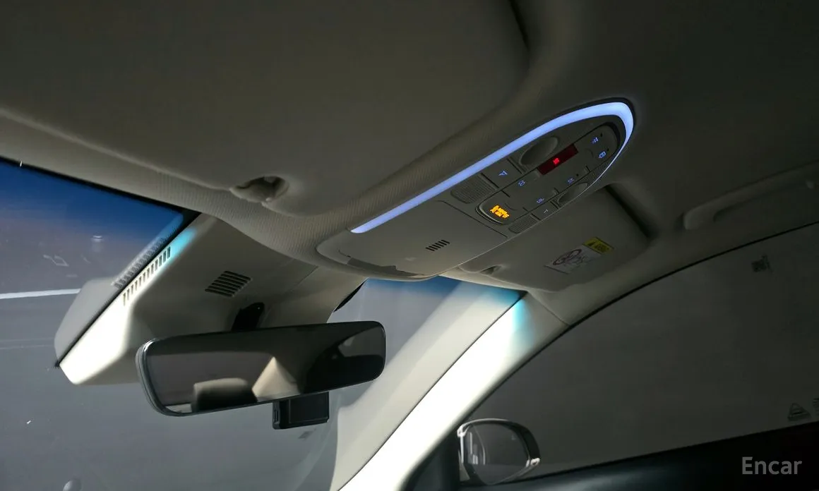 Фото 19 - Genesis G70