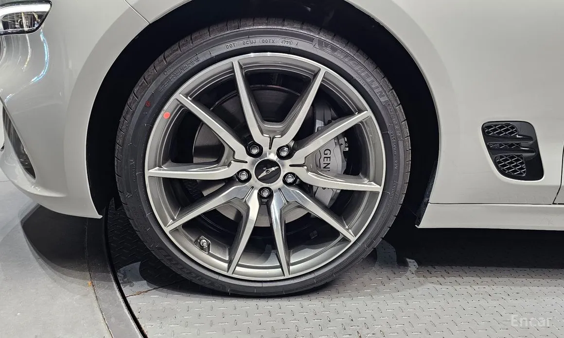 Фото 5 - Genesis G70