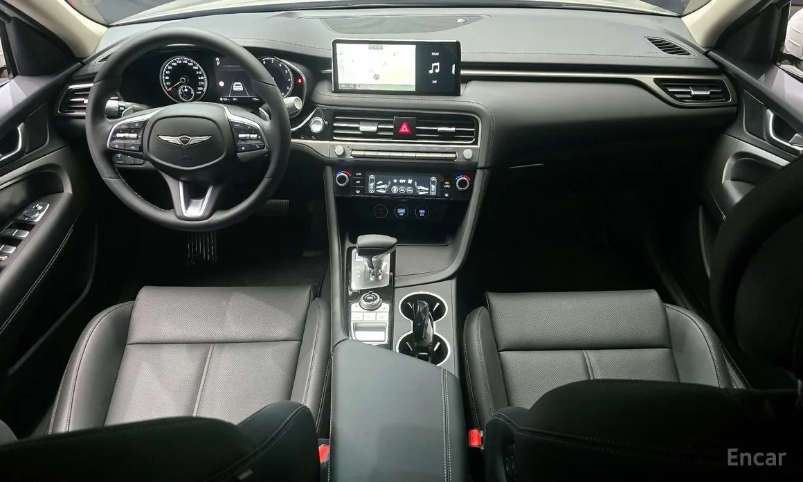 Фото 7 - Genesis G70