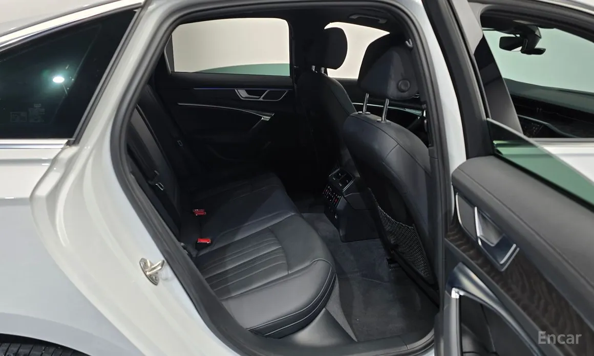 Фото 12 - Audi A6