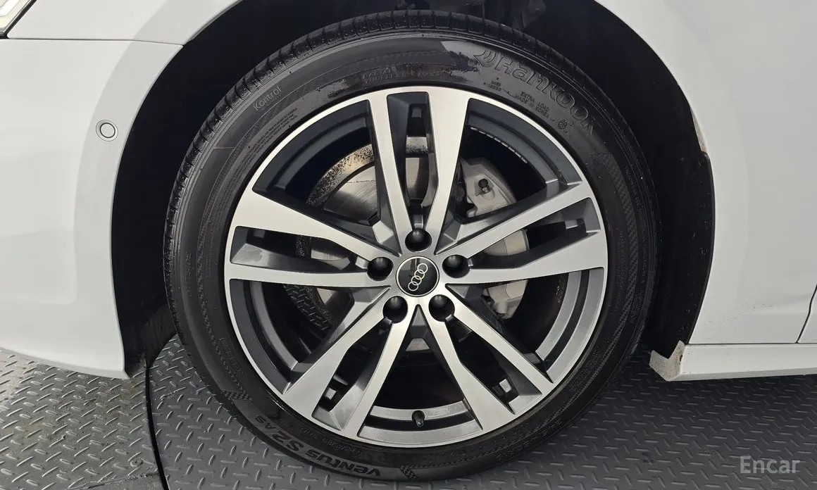 Фото 5 - Audi A6