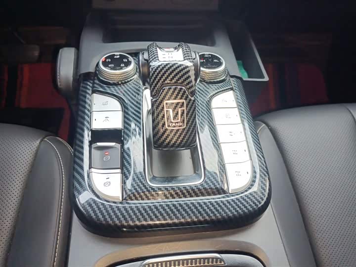 Фото 14 - Tank 300