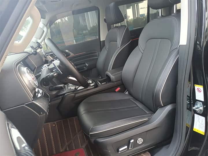 Фото 15 - Tank 300