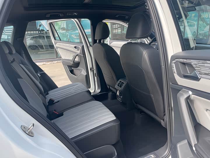 Фото 10 - Volkswagen Tayron