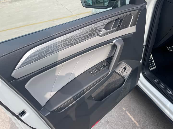 Фото 14 - Volkswagen Tayron