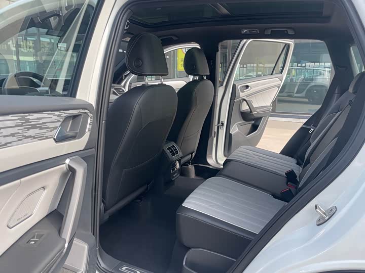 Фото 9 - Volkswagen Tayron