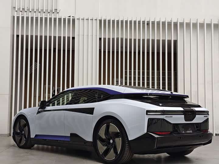 Фото 11 - HiPhi Z