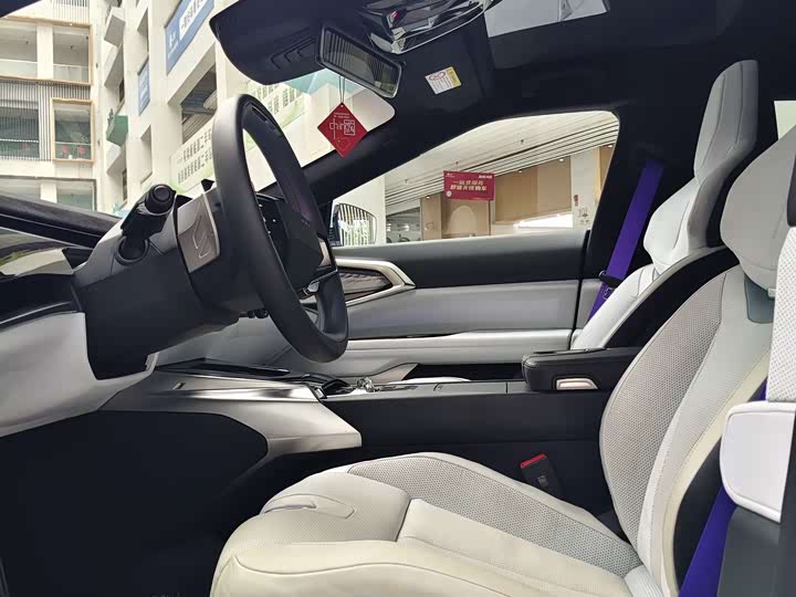 Фото 6 - HiPhi Z