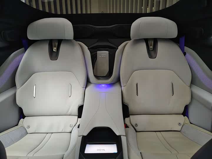 Фото 8 - HiPhi Z