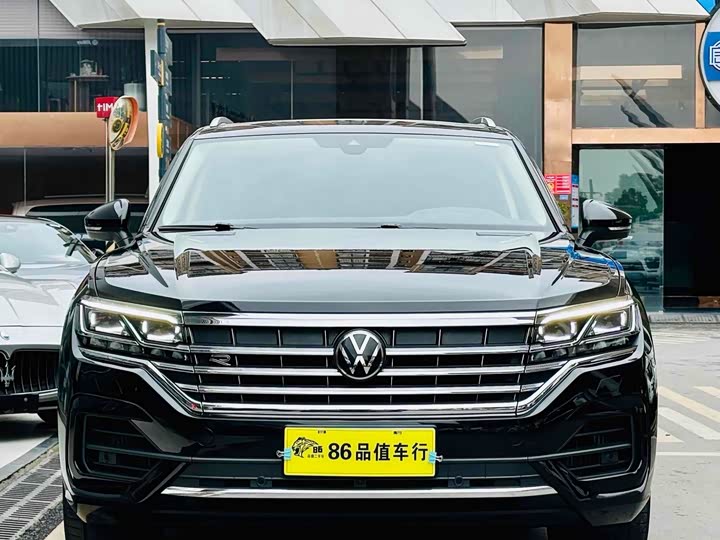 Фото 2 - Volkswagen Touareg