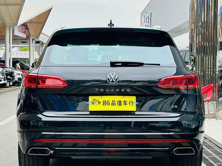 Фото 3 - Volkswagen Touareg