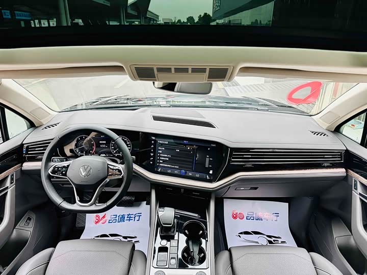 Фото 6 - Volkswagen Touareg