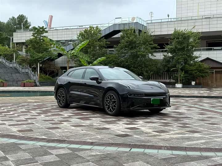 Фото 4 - Zeekr 001