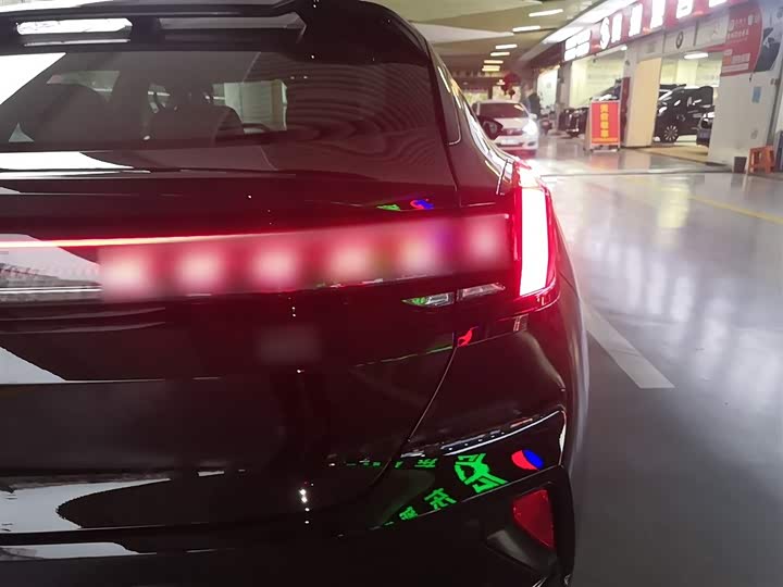 Фото 8 - Zeekr 001