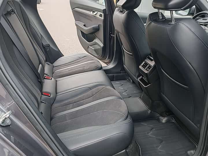 Фото 11 - Geely Preface